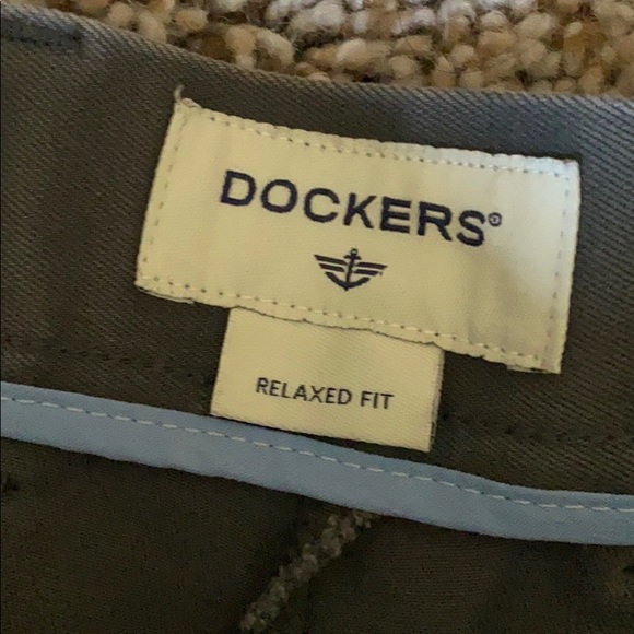 Dockers men’s pleat front slacks - Picture 3 of 5